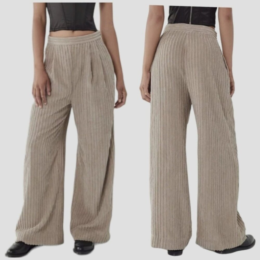 Urban Outfitters Size 8 Super Wide Leg Soft Corduroy Perry Puddle Pants Pockets